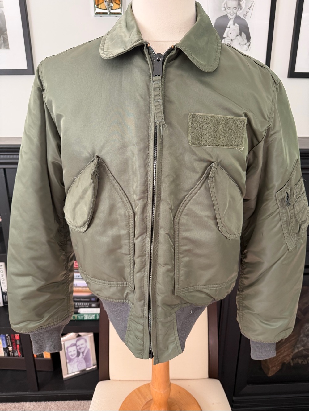 CWU-45 Nylon Flight Jacket. Medium. Alpha Industries. Like New Condition.